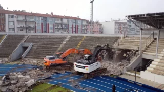 Aydın'daki Adnan Menderes Stadyumu yıkılıyor