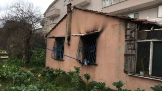 Babas namaz kld esnada gecekonduyu atee verdi