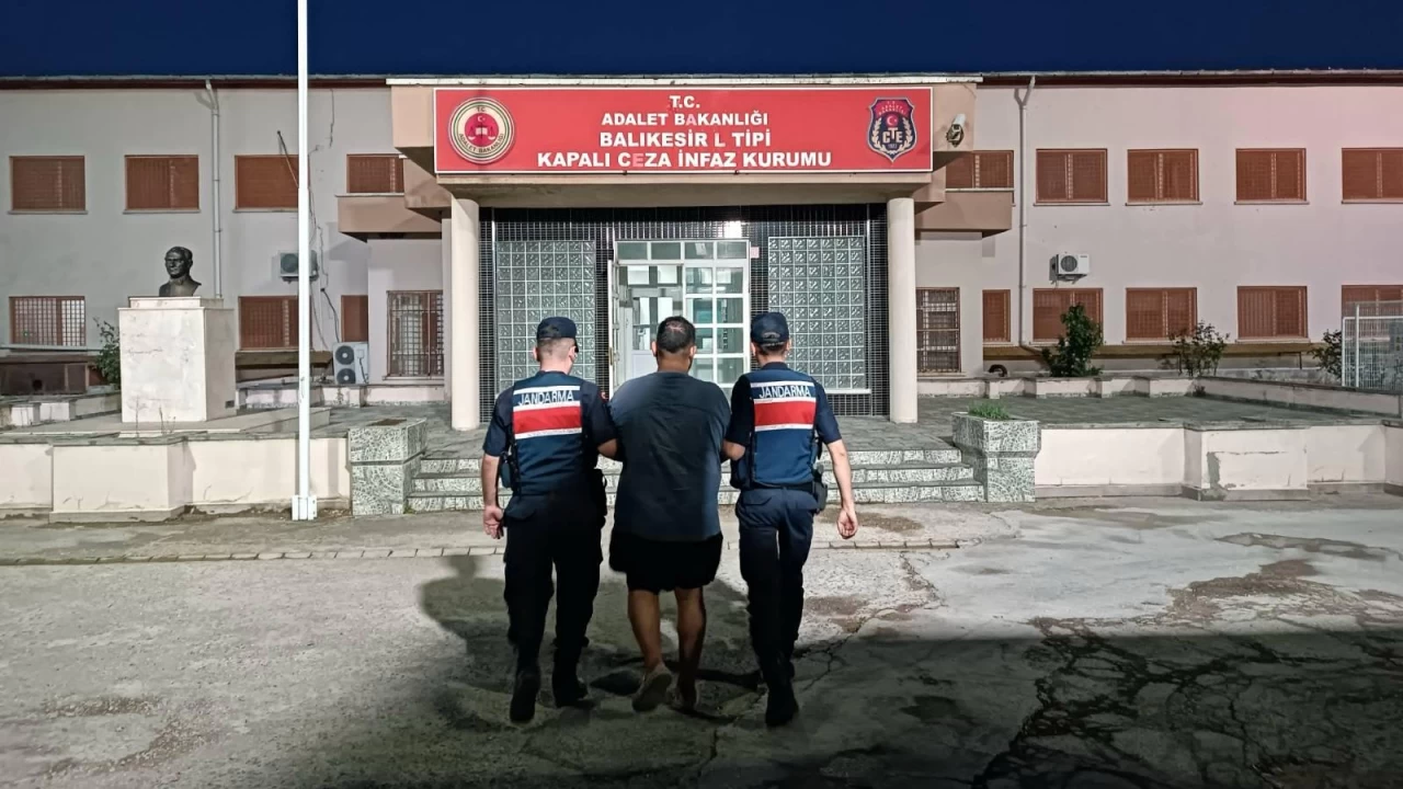 Balıkesir'de 22 düzensiz göçmen yakalandı