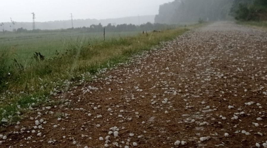 Balkanlardan gelen ya���l� hava dolu getirdi: Ceviz b�y�kl���nde dolu ya�d�