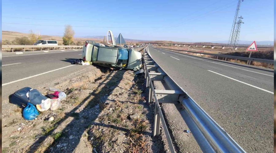 Bariyerlere �arpan otomobil yan yatt�