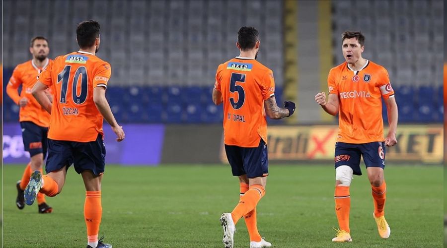 Başakşehir, Kocaman ile ilk peşinde