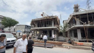 Baakehir'de inaatta duvar iinin zerine devrildi