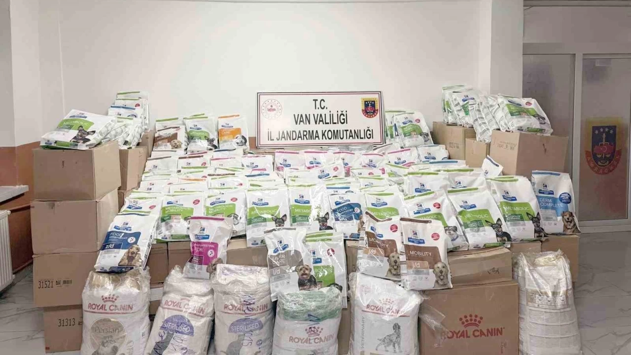 Başkale'de milyonlarca lira değerinde kaçak malzeme ele geçirildi