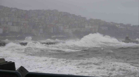 Batı Karadeniz'de kuvvetli fırtına