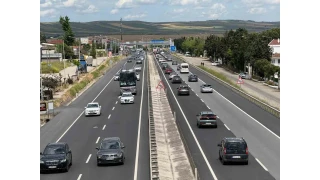 Bayram d�n���nde Tekirda�-�stanbul yolunda yo�unluk
