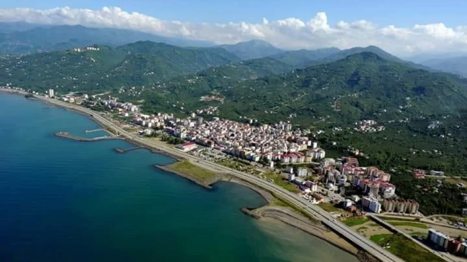Be�ikd�z�: Karadeniz'in e�itim ve k�lt�r me�alesi