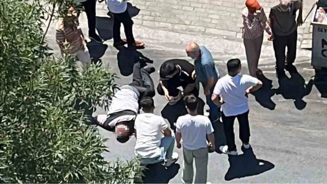 Beylikd�z�'nde s�ratle gelen otomobil yayaya �arp�p ka�t�