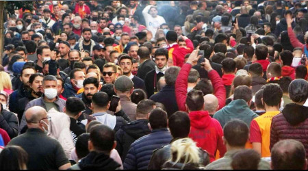 Bir yıl önce ikamete kapatılan İstanbul'da 722 yabancı daha yakalandı