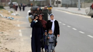 BM: srail'in saldrlarn younlatrmas sonrasnda 80 bin kii Refah'tan ayrld