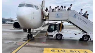 Boeing 737 tipi uak az kalsn in'de yere aklyordu