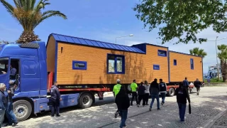 Bozcaada'da kaak yaplan 'tiny house'lar yklyor