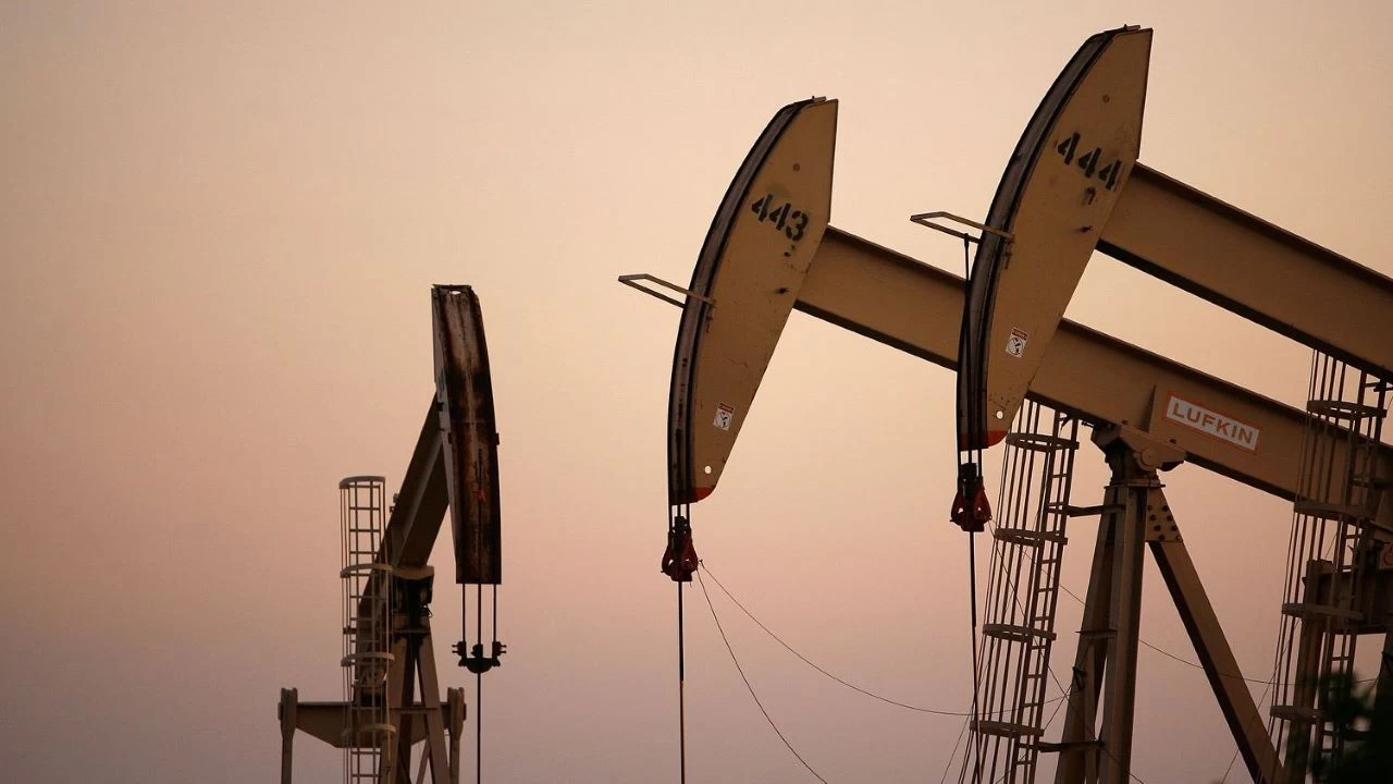 Brent petrol�n varil fiyat� 84.52 dolar