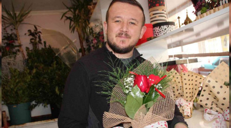 Bu yıl çiftlerin gözdesi 5 yıl solmayan gül
