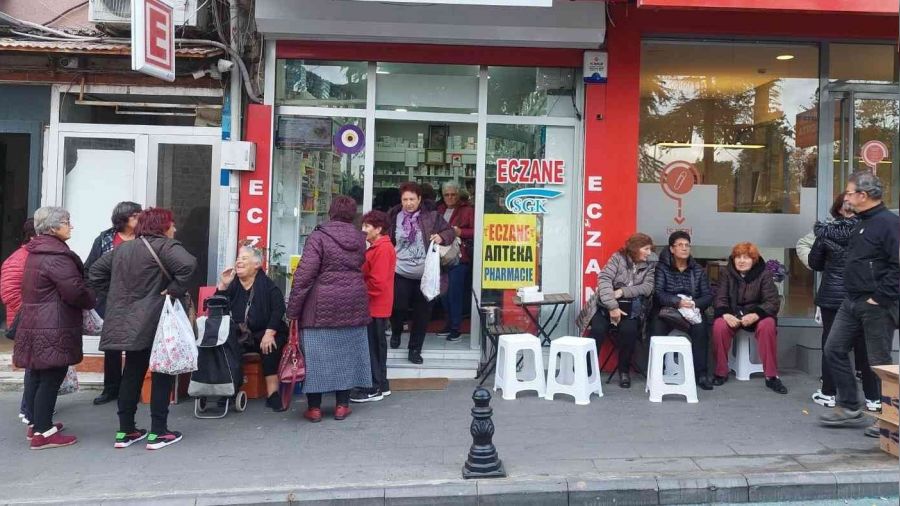 Bulgar turistler yine ucuz ilaca ak�n etti