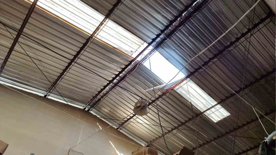 Burdur'da bir işçi fabrikanın çatısından düştü