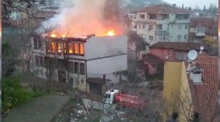 Bursa'da tarihi konaklar bir bir yanıyor