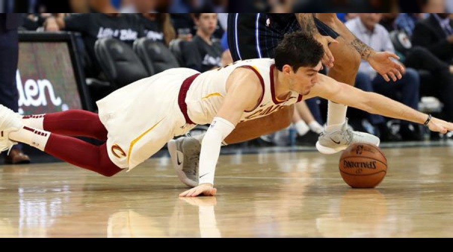 Cedi Osman sakatland�