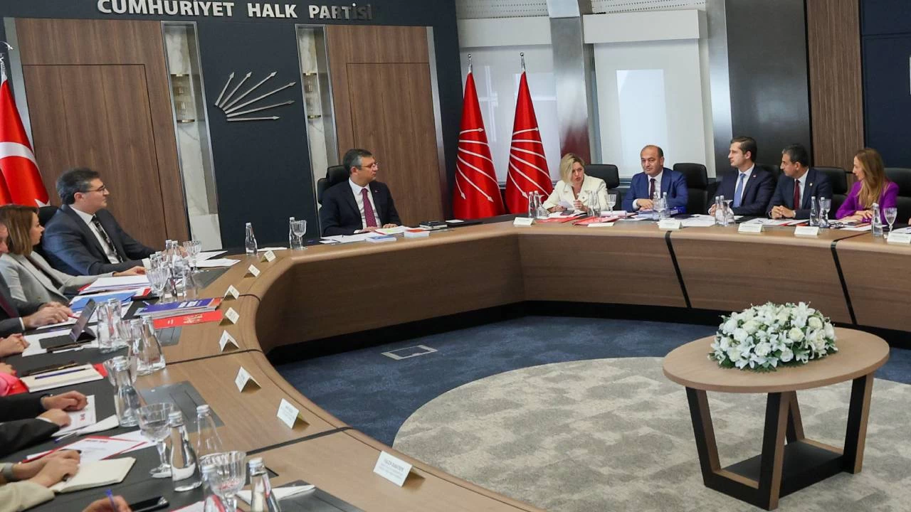 CHP'nin yerel seçim planı belli oldu: Adaylar farklı yöntemlerle belirlenecek, İstanbul'da hedef en az 25 ilçe