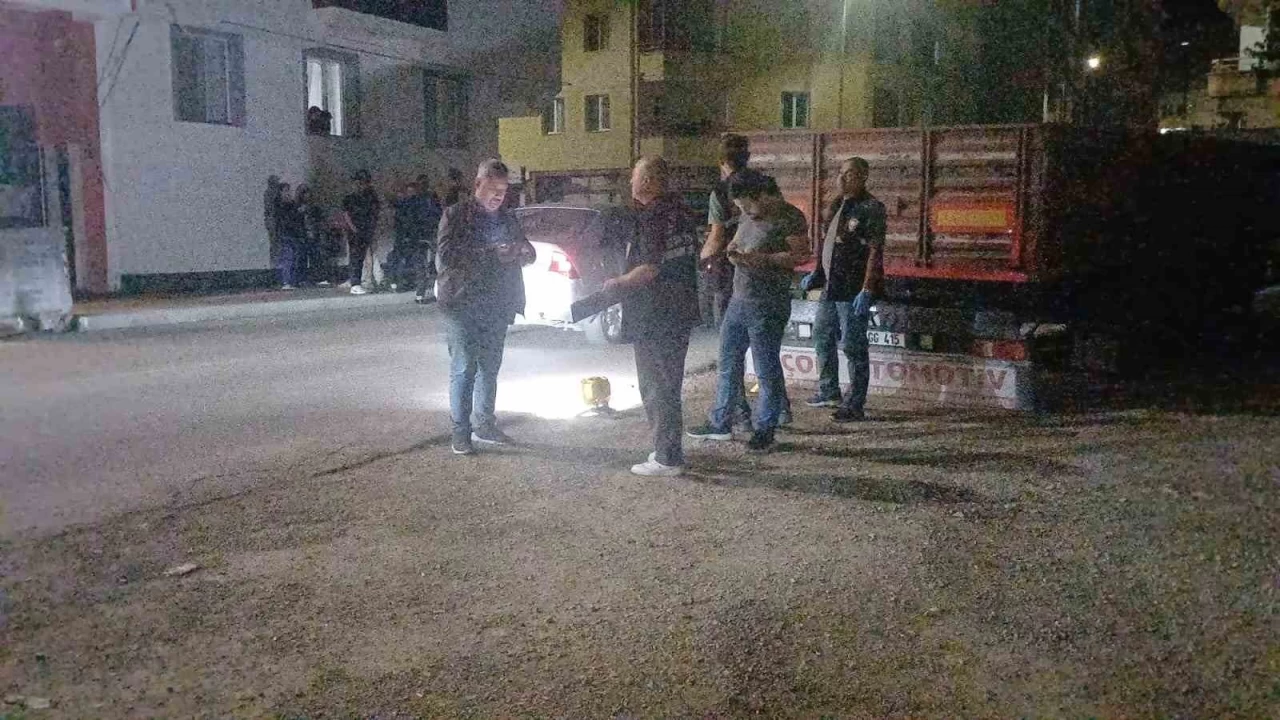 �orum'da binay� kur�unlayan gen� k�zlar kay�plara kar��t�