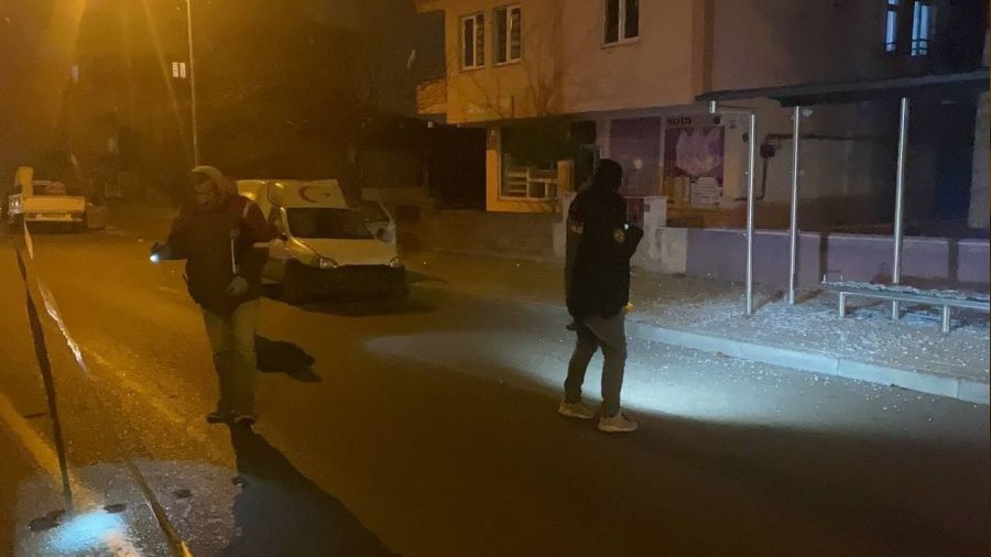 �orum'da bir ki�i abisini ve kuzenini vurdu