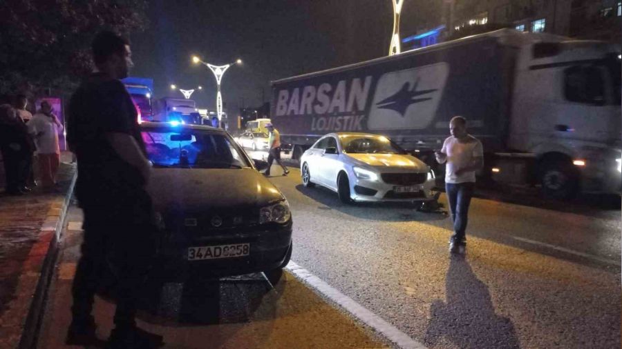 D-100'de 4 ara� kazaya kar��t�, trafik durma noktas�na geldi