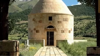 Dede Korkut Kmbeti: Destans bir mirasn somutlat ziyaret noktas