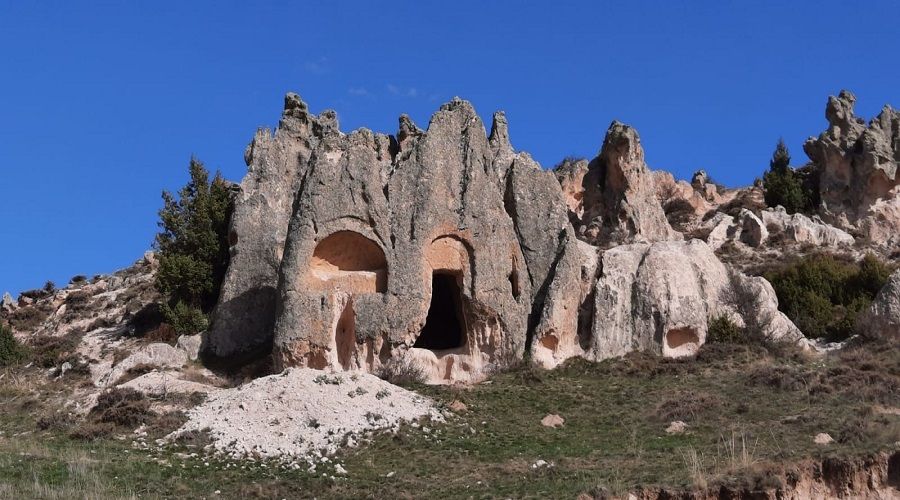 Defineciler Frig Vadisi'ne zarar veriyor