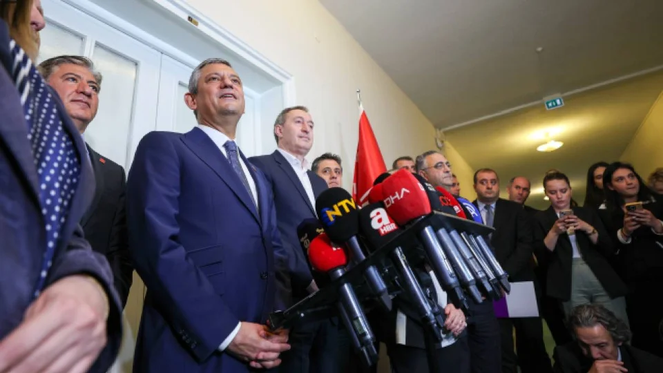 DEM Parti'den �zg�r �zel'e ziyaret