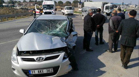 Depremzede aile Manisa'da kaza yaptı