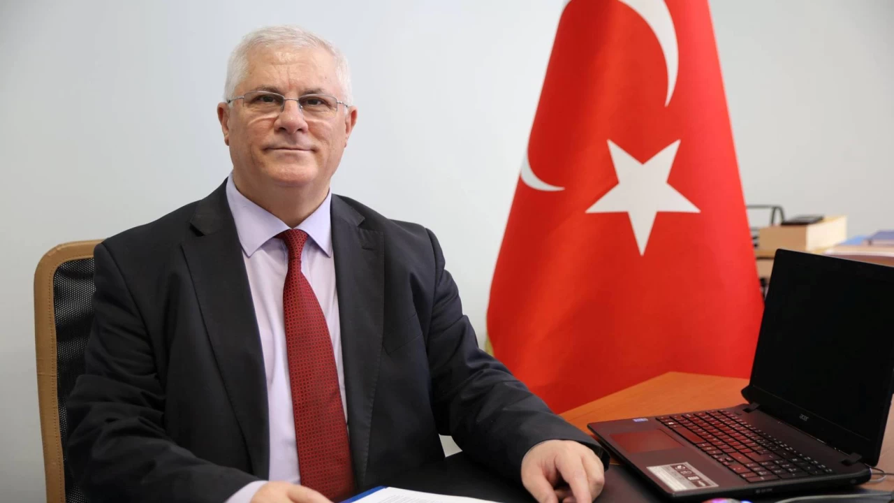 Dış Politika Uzmanı Prof. Dr. Sait Yılmaz, “Rusya'yı çökertmek için Ukrayna'da bir yem uzatıldı. Rusya bu peynire koştu ve tuzağa düştü” dedi