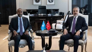 Dışişleri Bakanı Fidan, Somali Limanlar ve Deniz Ulaştırma Bakanı Nur ile görüştü