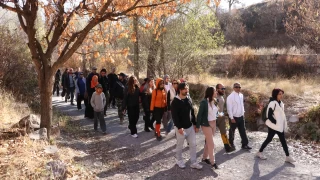 Doa tutkunlar sonbahar renklerine brnen Koramaz Vadisi'nde yrd