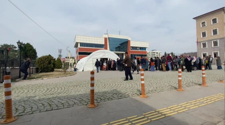 Dörtyol'da kaymakamlık önünde intihar girişimi
