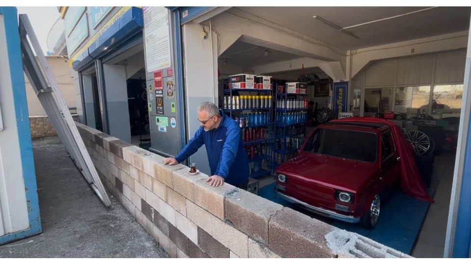 D�kkan�n �n�ne duvar �rd�, isyan ettirdi