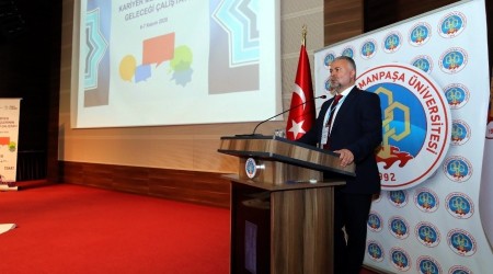 Öğrencilere istihdama yönelik kariyer eğitimi