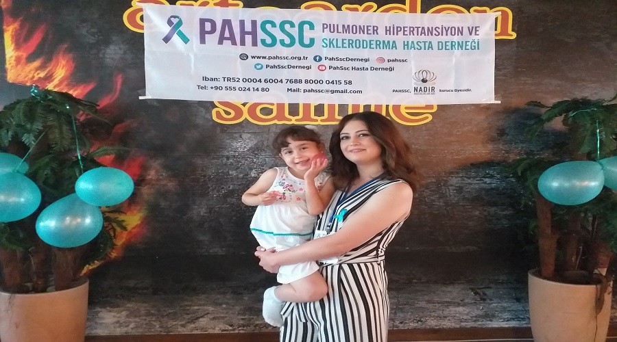 Dünyadaki en küçük skleroderma hastası küçük Mira
