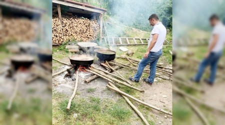 Dut pekmezi için kazanlar kaynıyor