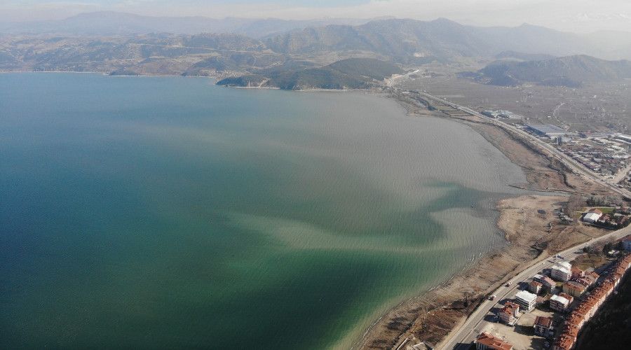 Eğirdir Gölü'ndeki kuraklık kısıtlama getirdi
