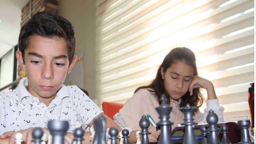 Elazığ'da 274 sporcunun katıldığı Çaturanga satranç turnuvası başladı