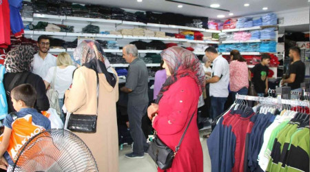 Elazığ'da okul öncesi alışveriş yoğunluğu