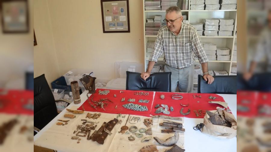Emekli Yzba biriktirdii sava materyallerini balad