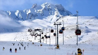 En fazla kar kalınlığı 80 santimetreyle Erciyes'te ölçüldü