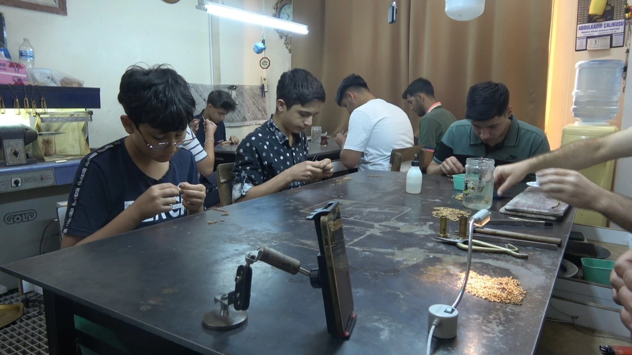 En pahal� zanaat�n ustal���n� ��reniyorlar