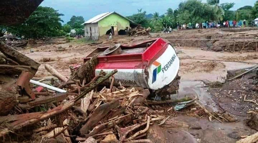 Endonezya'da sel felaketi: 23 �l�, 9 yaral�