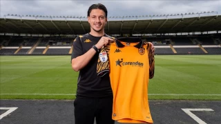 Enis Destan, Hull City'ye transfer oldu