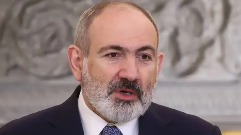 Ermenistan Ba�bakan� Nikol Pa�inyan, Azerbaycan ile bar���n tesisine y�nelik giri�imleri ve �lkesinin Avrupa Birli�i�ne yak�nla�mas�na katk�lar� dolay�s�yla Almanya'da Hessen Bar�� �d�l��ne lay�k g�r�ld�