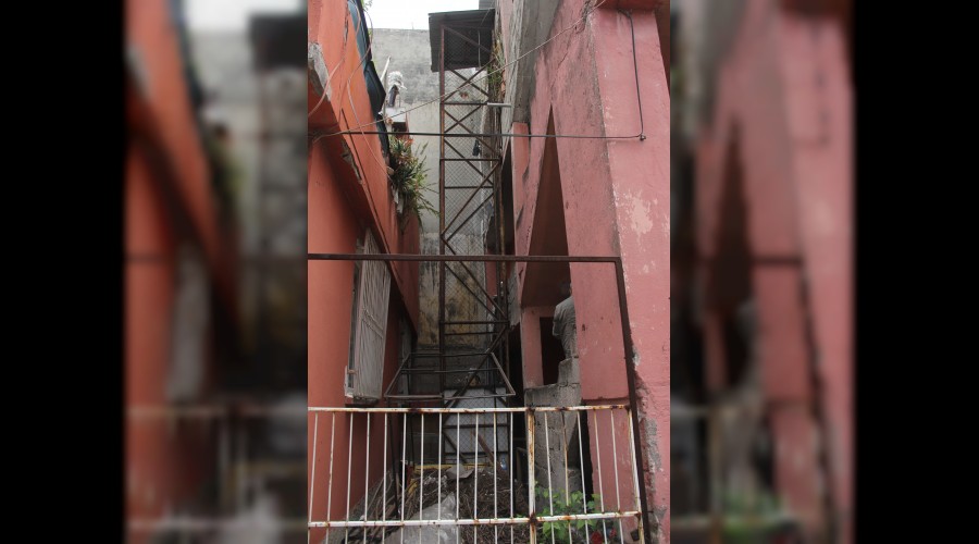 E�inin mezar�na giderken �ld�   