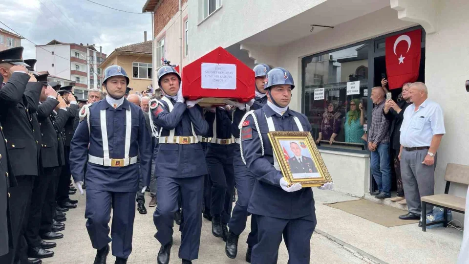 Eski�ehir'de �ehit olan uzman �avu� Samsun'da topra�a verildi