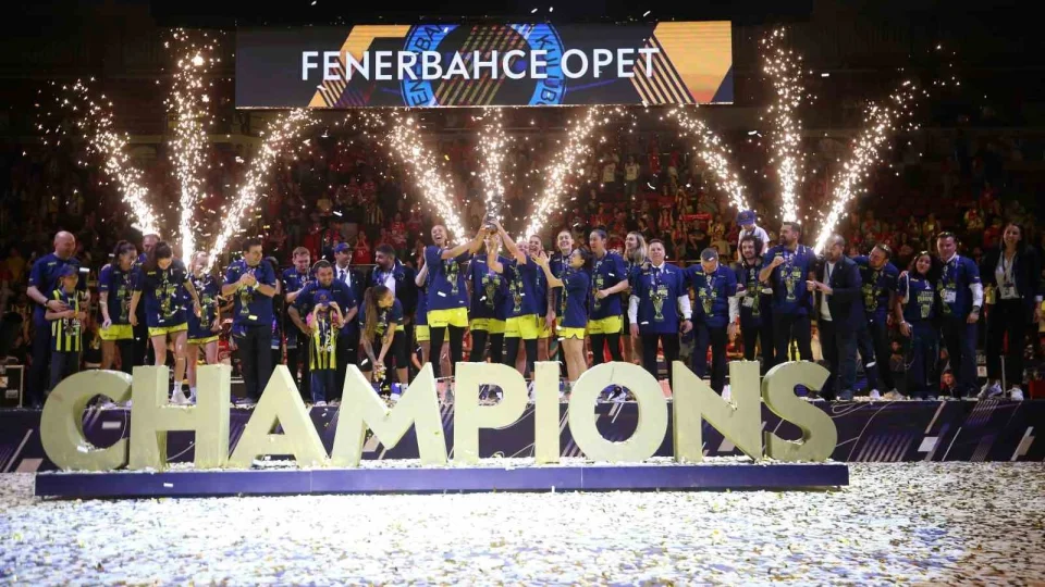 Euroleague finalinde Galatasaray'� yenen Fenerbah�e �ampiyon oldu